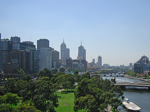 Yarra River mit Stadt